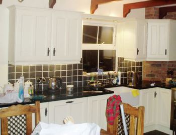 KITCHEN MAKEOVER On a Shoestring Budget